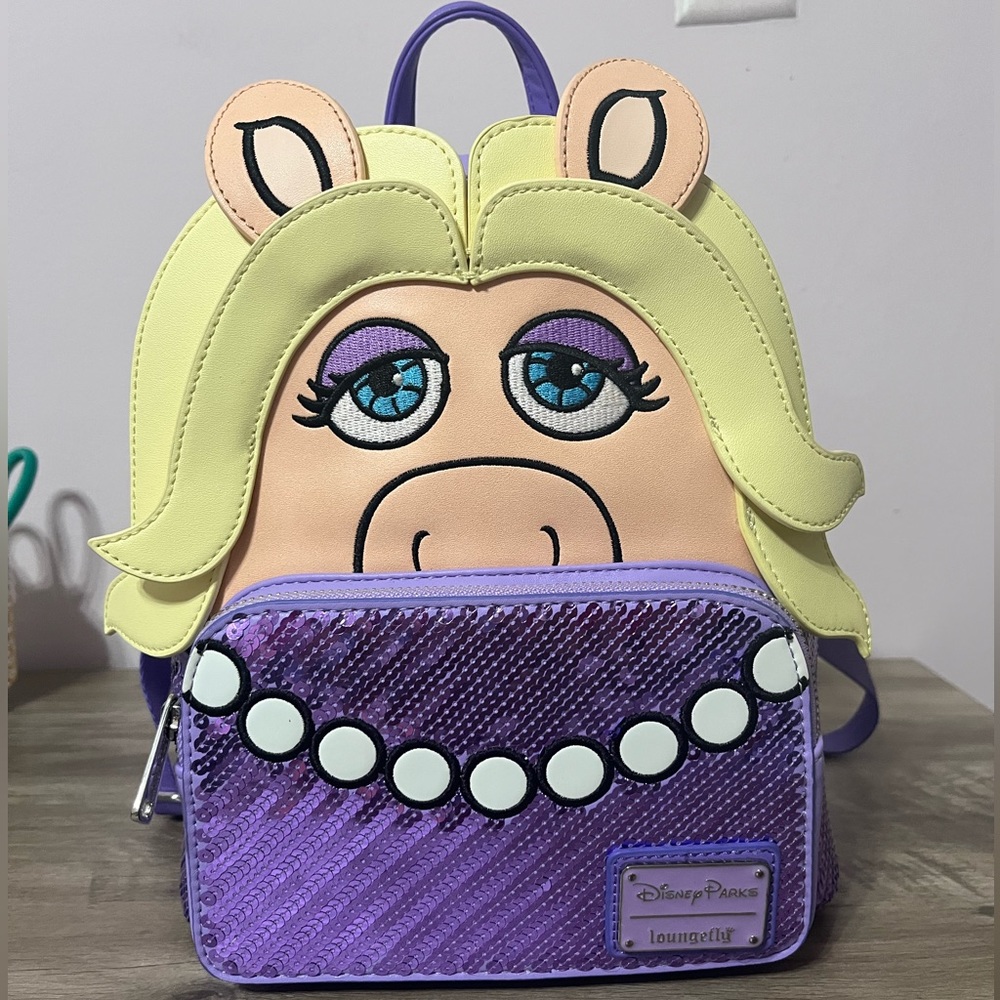 Miss Piggy Loungefly Backpack in GREAT condition!
